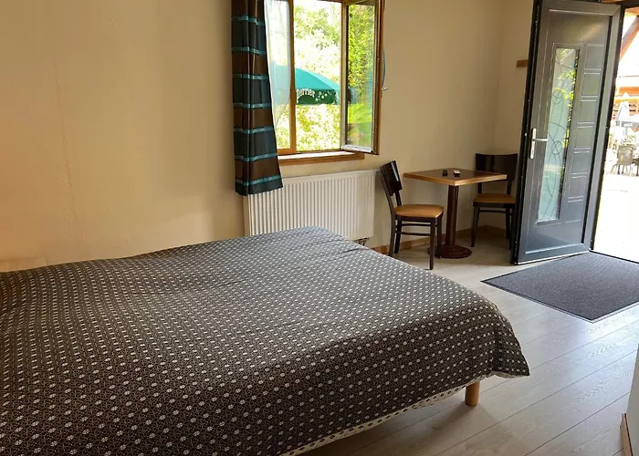 Guest house Restaurant La Roseraie 3*